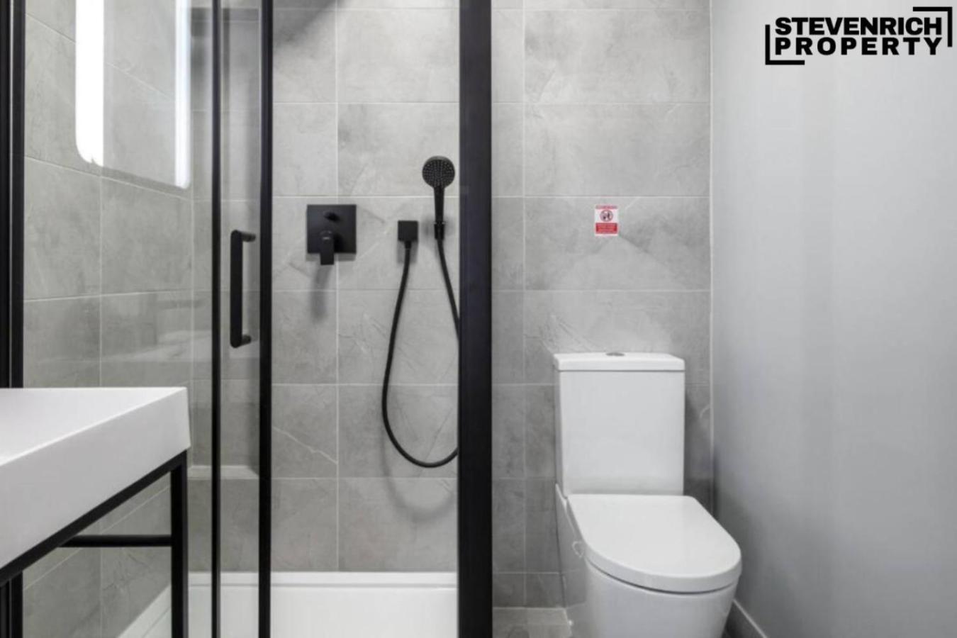 View Hackney High End 3-bedroom Flat